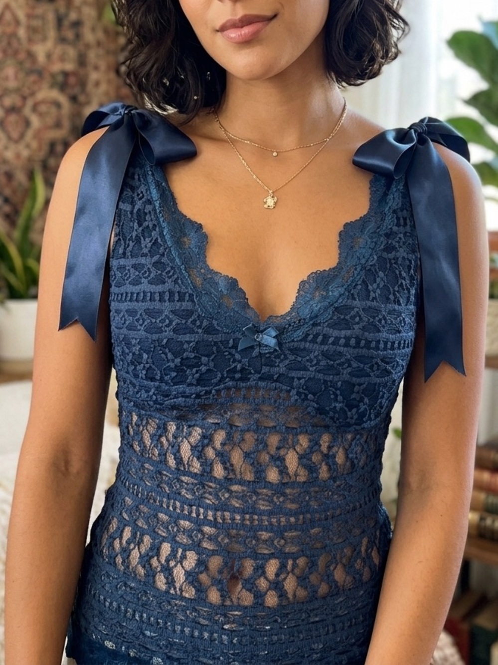 Rinascimento Italy Lace Top with Ribon Bows Sleeveless Sz.L (fits S & M) Stretch